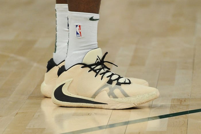 Milwaukee Bucks forward Thanasis Antetokounmpo wears the Nike Zoom Freak 1 sneakers against the Cleveland Cavaliers on December 6, 2021.